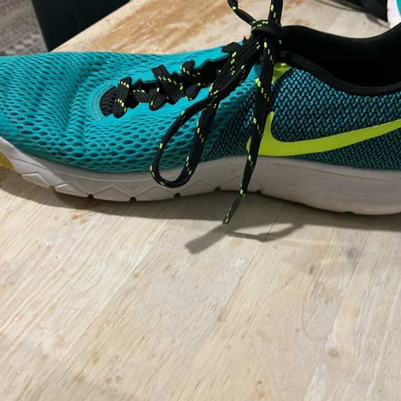 Nike women’s flex experience run - Picture 6 of 6